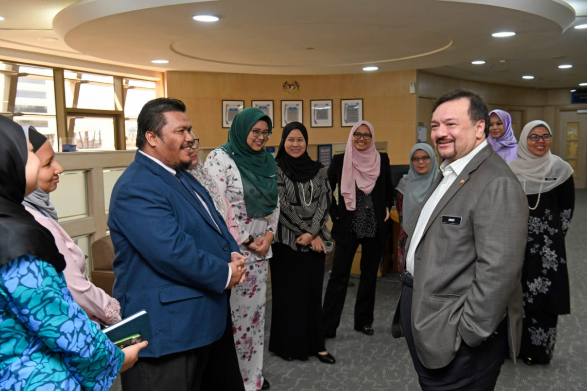 Sesi Lawatan Ke Bahagian Undang-Undang